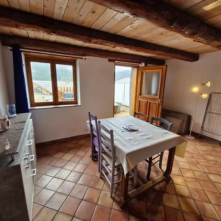 Grande Maison De Village Avec Piscine Chauffee 펜션 *