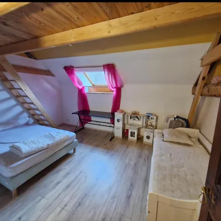 Grande Maison De Village Avec Piscine Chauffee Holiday home *